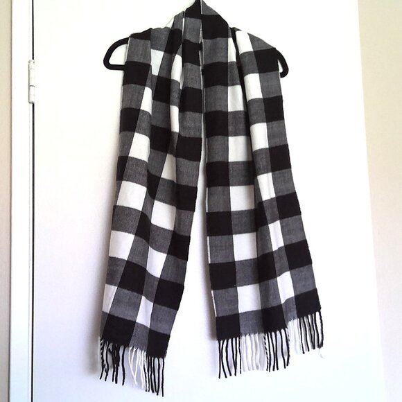 New Janice Apparel Plaid Scarf Black & White Fringe Italy Design Viscose NWT - Picture 1 of 5